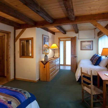 Cottam'S Lodge By Alpine Village Suites Taos Ski Valley Ruang foto