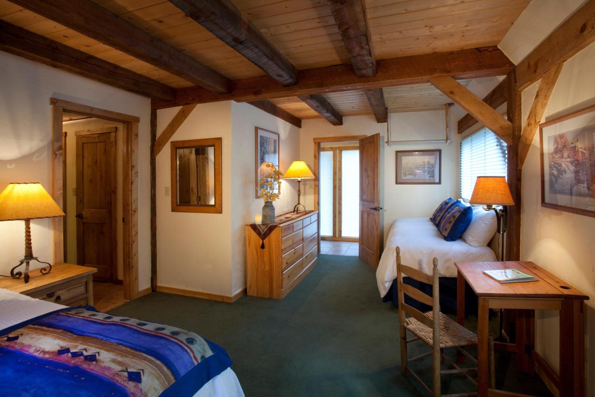 Cottam'S Lodge By Alpine Village Suites Taos Ski Valley Ruang foto