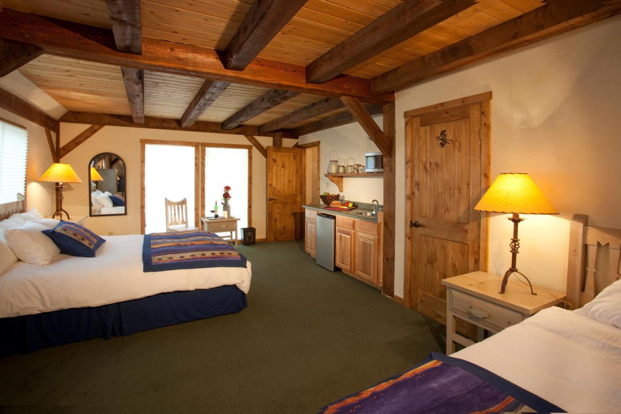 Cottam'S Lodge By Alpine Village Suites Taos Ski Valley Ruang foto
