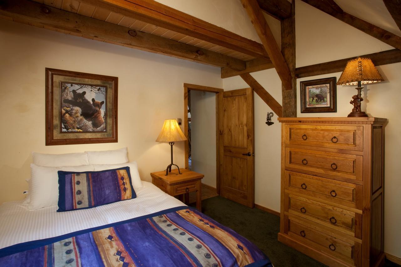 Cottam'S Lodge By Alpine Village Suites Taos Ski Valley Bagian luar foto