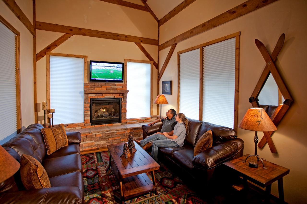 Cottam'S Lodge By Alpine Village Suites Taos Ski Valley Bagian luar foto